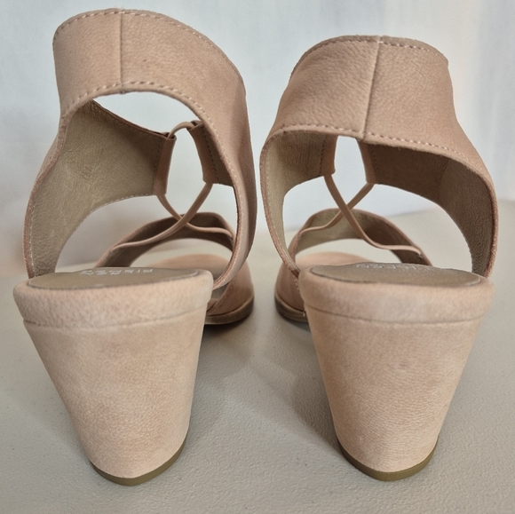 Eileen Fisher Doe Heeled Sandal  - Size 7 - Picture 5 of 12